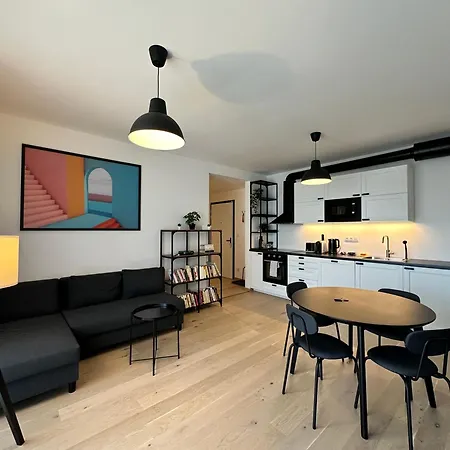 Zwirn1, Uplne Nove, Parkovanie, Klimatizacia, Apartament