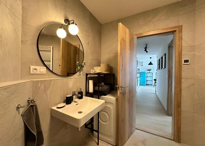 Zwirn1, Uplne Nove, Parkovanie, Klimatizacia, Apartmán