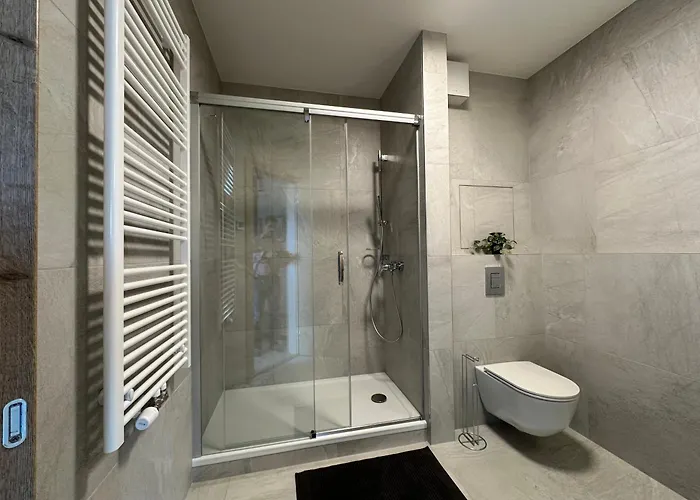 Zwirn1, Uplne Nove, Parkovanie, Klimatizacia,