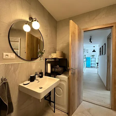 Zwirn1, Uplne Nove, Parkovanie, Klimatizacia, Apartment